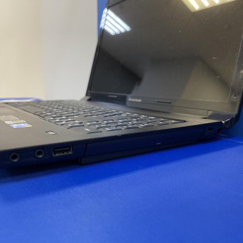 Lenovo b560